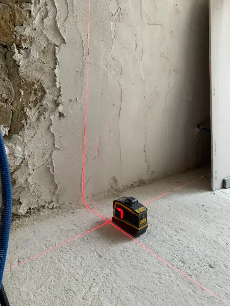 Implantation doublage sur murs extérieurs par l'intérieur